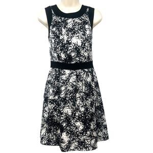 Kensie Black White graphic Print Sleeveless Fit & fFare Dress Black Accent Trim